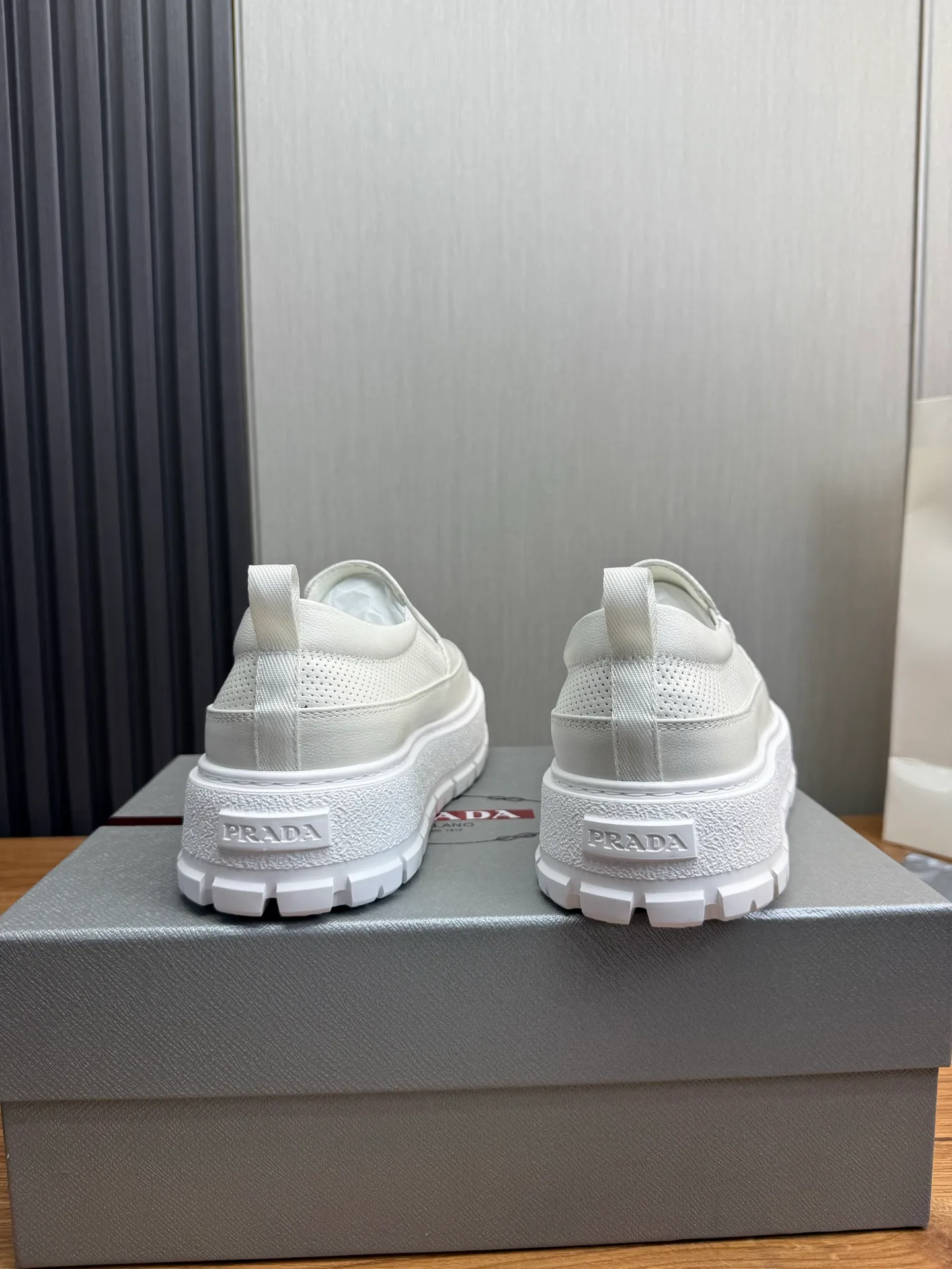 Men's shoes 💰580💰 [PRADA] Men's shoes are popular in the counter, official website is synchronized, 1 high-quality shipment ✔️Imported cowhide punching + cowhide lining, 1🆚1 replica, original sole, 38-45 (45 customized, non-refundable)